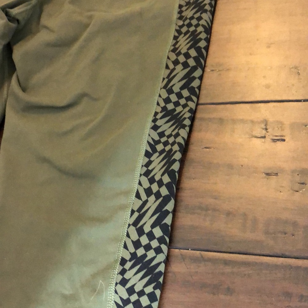 Nike Capri Dri Fit Army Green Pants - Picture 6 of 7